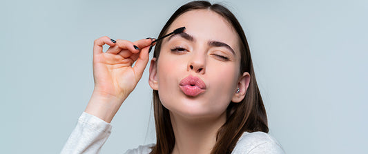 How to Get Thick Eyebrows Naturally