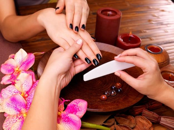 HOW TO CARE FOR YOUR NAILS AFTER A GEL MANICURE OR PEDICURE